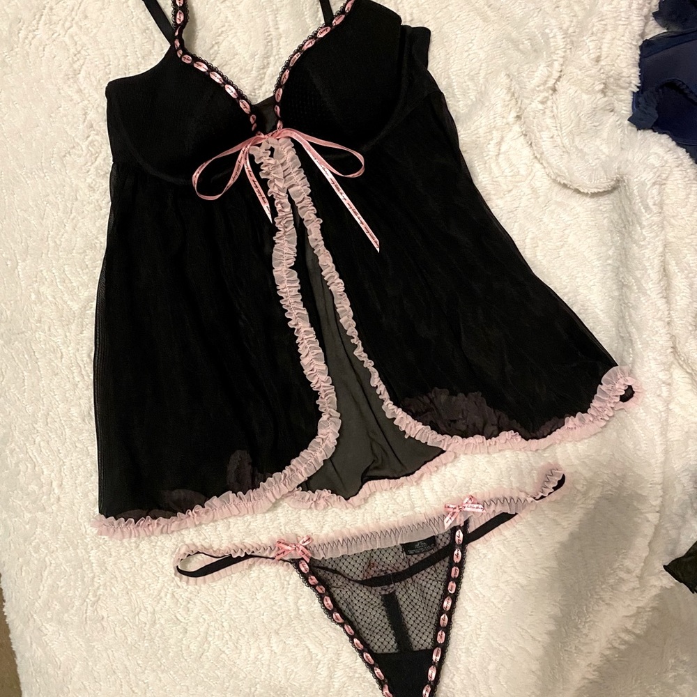 Victoria’s Secret black pink lingerie set